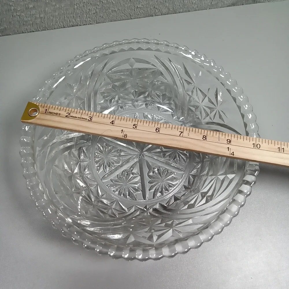 Vintage Clear Pressed‎ Glass Starburst Diamond Cut Scalloped Edge Fruit Bowl 9in